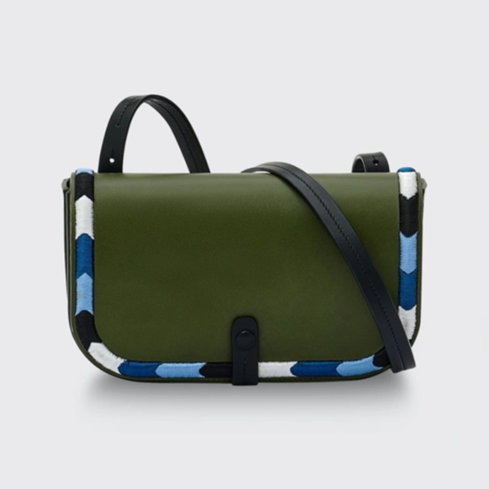 NWT $445 Il Bisonte Small Piccarda Leather Crossbody Bag in Green!